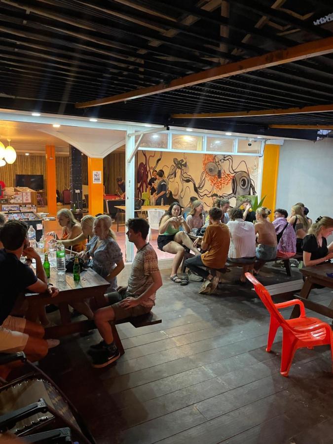 Ostello Revolution Ko Tao Esterno foto